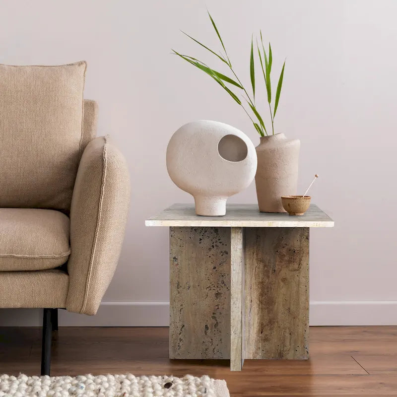 18.5 Table d'appoint contemporaine faite à la main en marbre naturel en forme de T, Gris/Beige, par